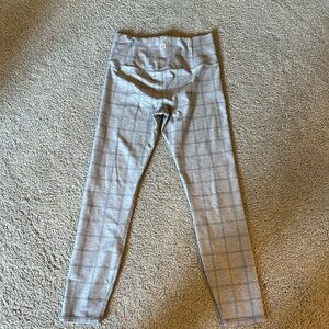 Vuori ankle length leggings